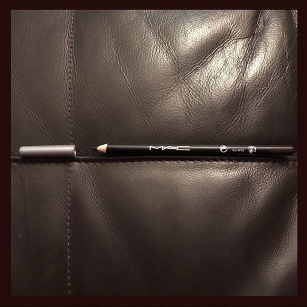 *30off3* New M.A.C. Eye/Lipliner Aloe Vera & Vitamin E - Picture 2 of 4